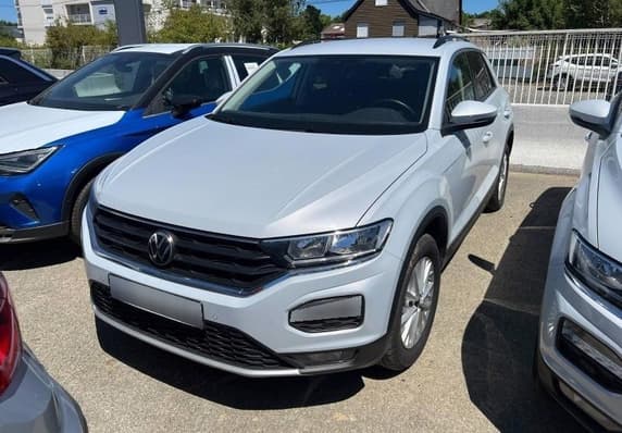 Volkswagen T-Roc lounge 150 AT Petrol Automatic 2021 - 23,844 km