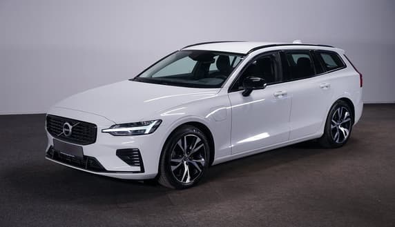 Volvo V60 2.0 T6 AWD Recharge 253 ch + 87 ch Geartronic 8 R-design Hybride essence rechargeable Auto. 2020 - 71 901 km